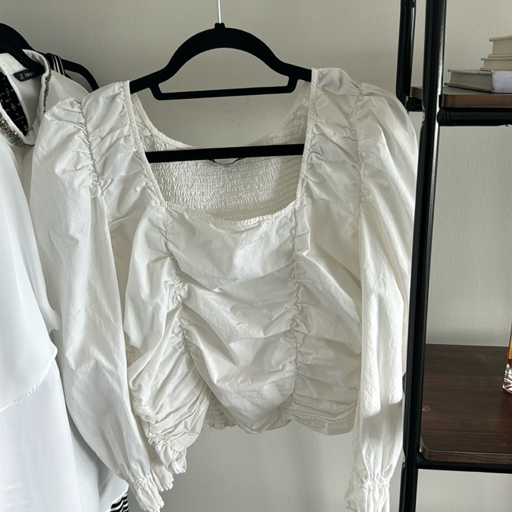 White crinkle top